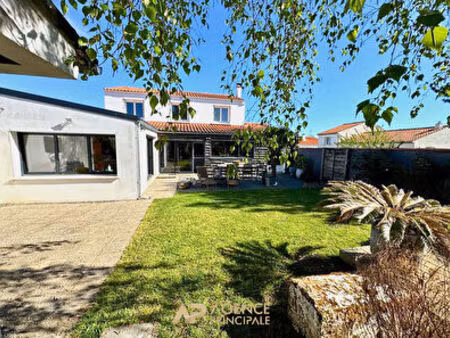 maison rénovée - 5 chambres - vaste pièce de vie - jardin piscinable