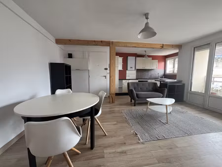 location appartement 3 pièces 55m² le mans 72000