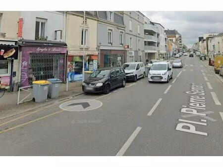 location local commercial 30m² reze 44400
