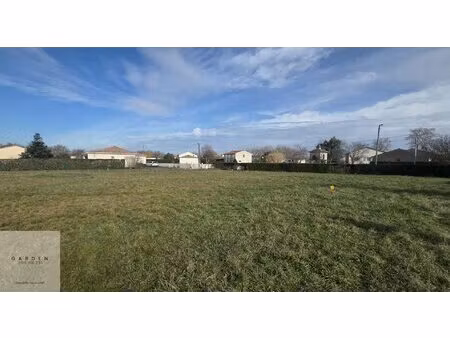 terrain 922m2 viabilisé - tout à l'égout - semalens