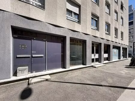 location commerce lyon 69006 76m²