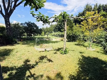 l'isle-sur-la-sorgue  à vendre en exclusivité  terrain constructible de 770 m² en zone uc 