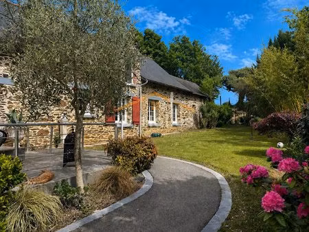 maison en pierres bouille menard