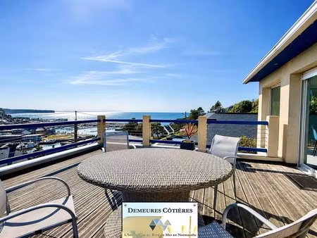 villa avec terrasse plein sud et vue panoramique mer/port