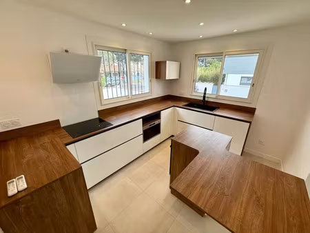 location maison 5 pièces 172m2 canet-plage 66140 - 1595 € - surface privée