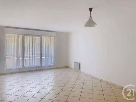 location appartement 4 pièces à dinan (22100) : à louer 4 pièces / 94m² dinan