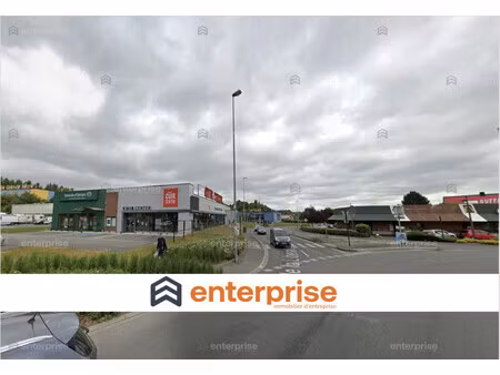 location local commercial