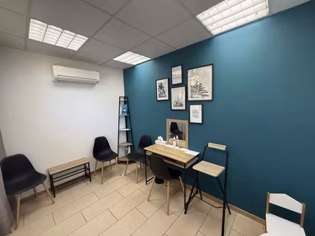 vente local commercial 41m2 fréjus 83600 - 130000 € - surface privée