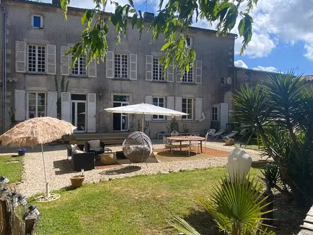 vente maison 10 pièces 293.92 m² à champdeniers-saint-denis (79220)  440 000 €