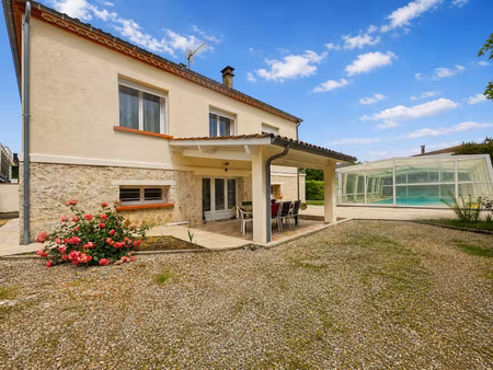 maison 7 pièces - 300 m²