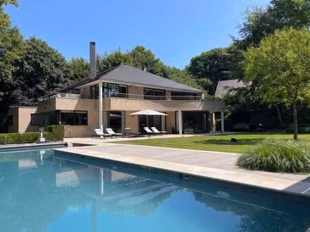 magnifique propriété contemporaine avec piscine