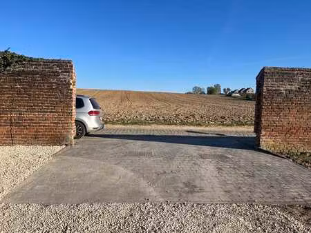 beau terrain plat au calme
