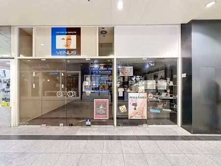 ensemble de 2 rez-de-chaussée commerciaux