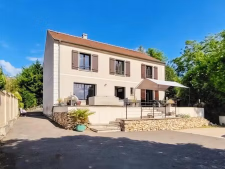 maison de 6 pièces de 159 m² à tessancourt-sur-aubette