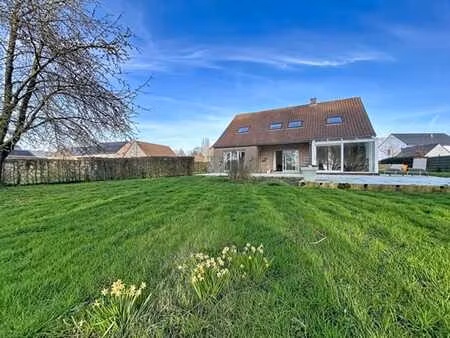 vaste et charmante maison 4 chambres + bureau   jardin