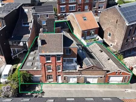 maison (bureau + 2 logements + garage) + entrepôt 300 m²!
