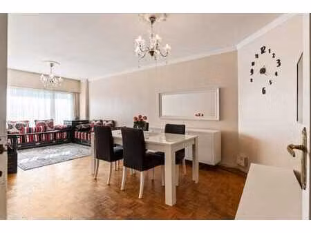 appartement rez-de-chaussée avec 2 chambres spacieuses
