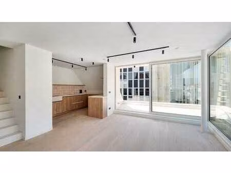 un magnifique duplex/penthouse avec une superbe terrasse ...
