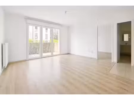 charmant 2 pièces avec balcon à breuillet