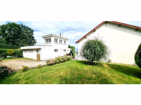 maison quintin centre  de plain-pied 3 chambres sur sous sol  2 garages  atelier et jardin