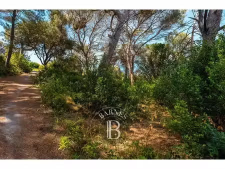 cap corse  centuri  terrain constructible  proche port  plage à pied  emplacement rare ...