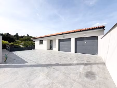 villa 6 pièces de 261 53