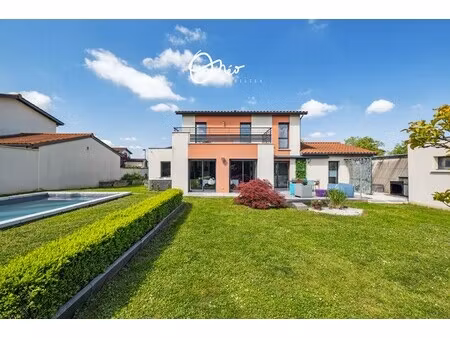 maison de luxe à vendre dans le quartier nord