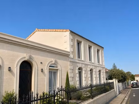 maison de luxe à vendre dans le quartier jean-moulin