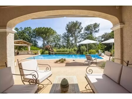 villa de luxe à vendre à la motte