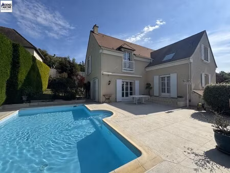 maison traditionnelle à vendre dans le quartier saint prix village