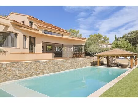 villa de luxe à vendre à solliès-ville