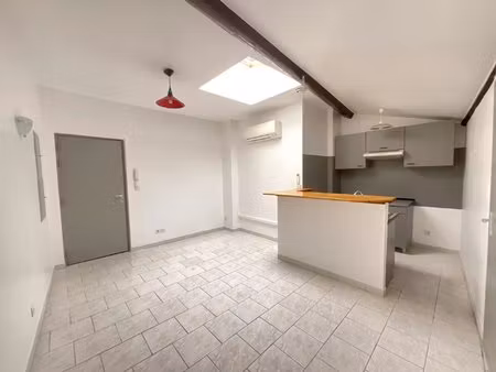 appartement t2 climatisé au centre de réalmont