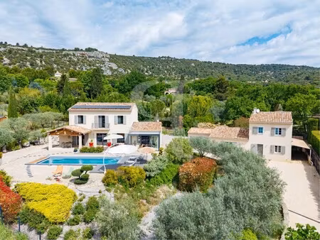 villa de luxe à vendre à gordes