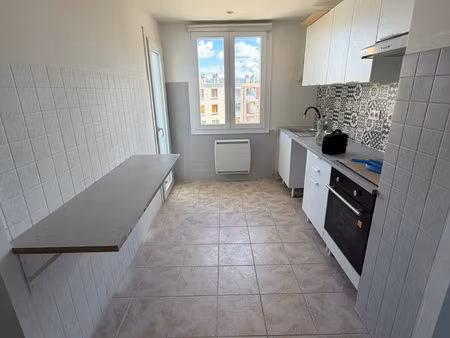 colocation rénovée 3 chambres appartement lumineux en cour
