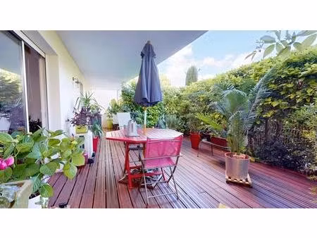 appartement 3 pièces de 65 m² avec terrasse et parking