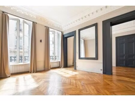 appartement de luxe de 1 chambres en location à chatelet les halles  louvre-tuileries  pal