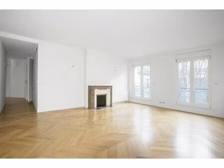 appartement de 2 pièces de luxe en location à champs-elysées  madeleine  triangle d’or  pa