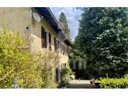 maison de 385 m² à longchaumois - 440 000 €