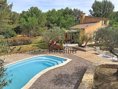 villa en pleine nature sur les hauteurs de cuges les pins.