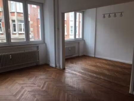 appart 1r ét  87 m2  loué 1000€/mois peb d à rafraichir