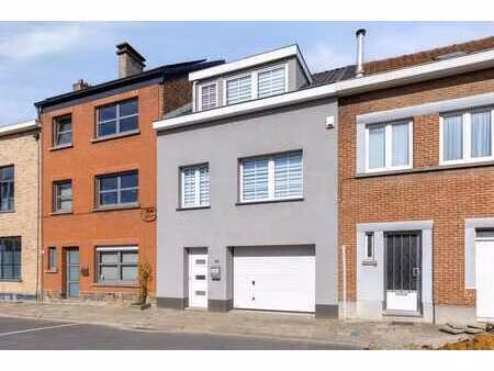 maison rénovée avec jardin et garage à dilbeek