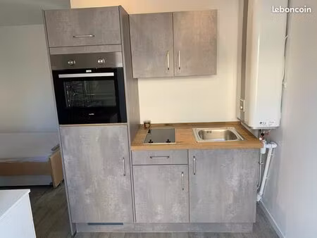 joli studio meublé au calme dans une petite maison de deux appartements