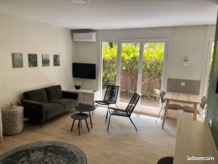 ? grand studio rénové  meublé  tout équipé & climatisé – 34m² + terrasse couverte sans vis