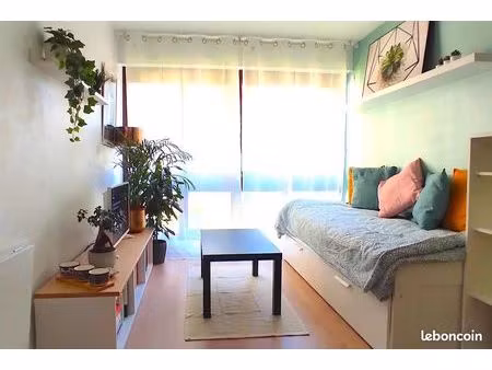 studio rénové  meublé et équipé