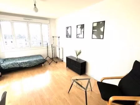 chambre 1 pièce 13 m²
