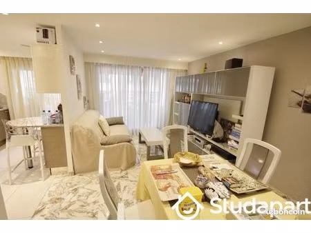 chambre 1 pièce 14 m²