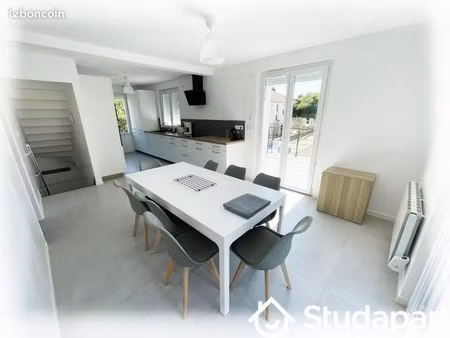 chambre 1 pièce 11 m²