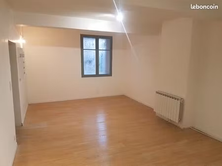loue grand et beau t2 de 45m²