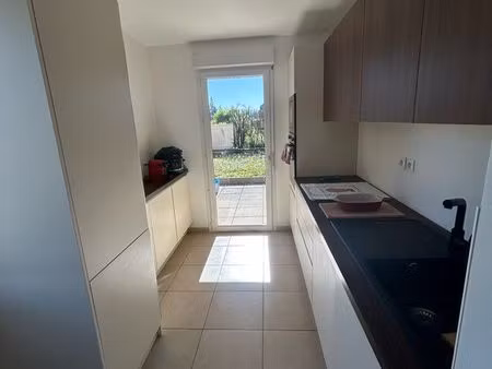 t2 meublé avec jardin