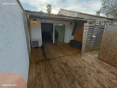 grand studio terrasse et parking privée